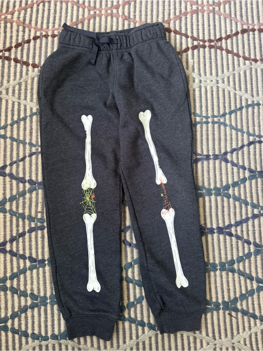 Cat & Jack Dark Gray Sweatpants with glow in the dark Skelton Print size 6/7